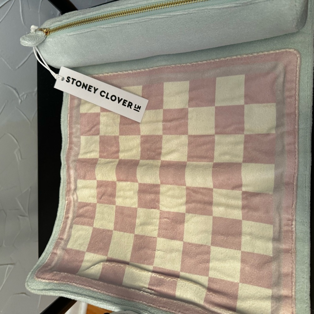 Stoney clover lane checker board game with all pieces brand new
